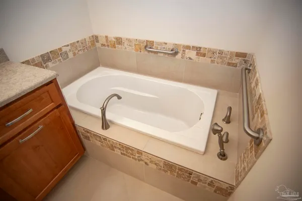 $775,000 | 5877 Moors Oaks Drive, Milton, FL 32583