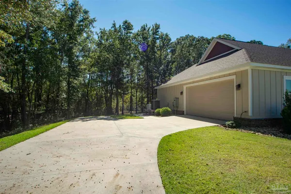 $775,000 | 5877 Moors Oaks Drive, Milton, FL 32583