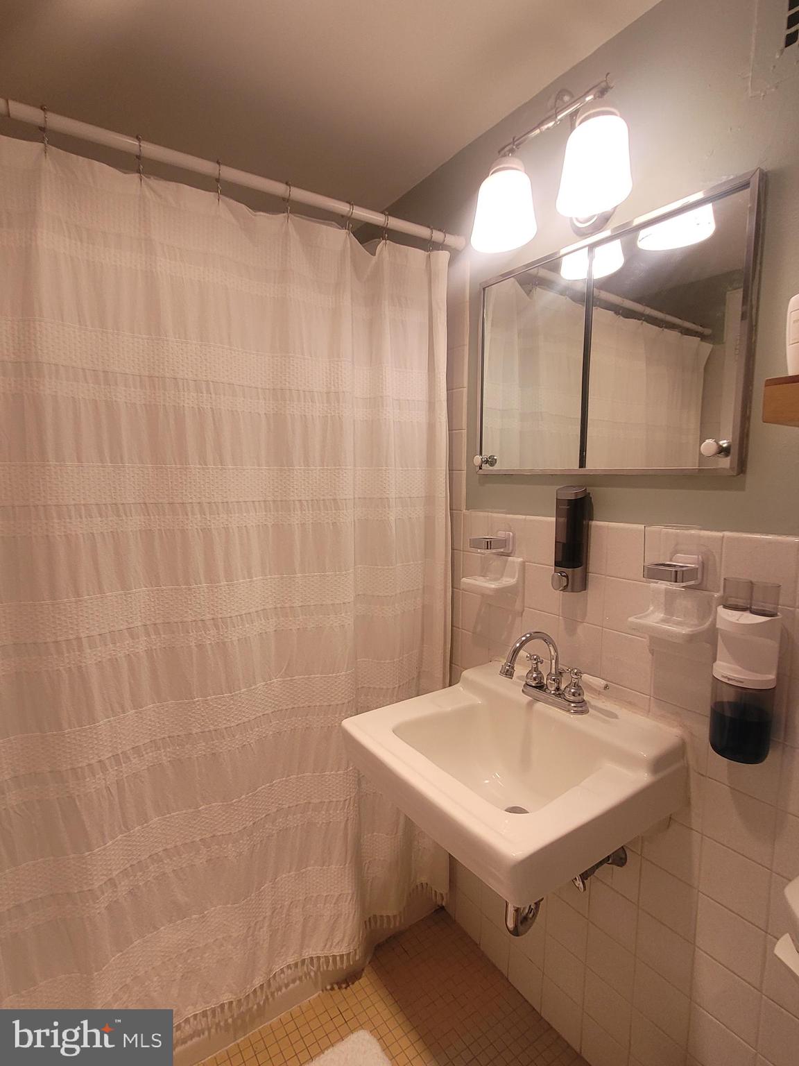 224-30 West Rittenhouse Square, Unit 1803 Philadelphia, PA 19103 - Photo 11 of 19