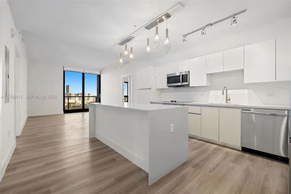 $4,137 | 101 Diplomat Parkway, Unit 1004, Hallandale Beach, FL 33009
