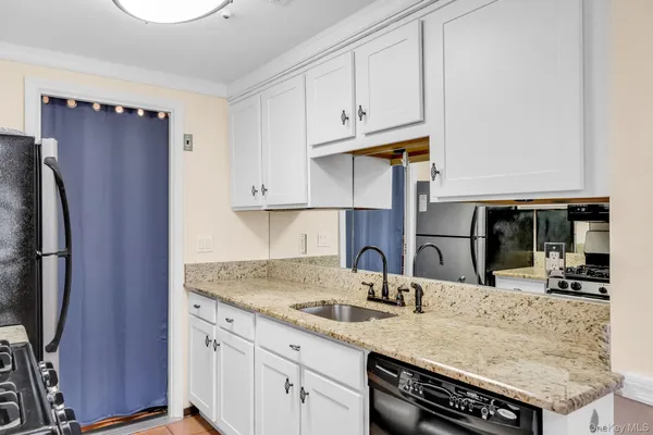 $389,000 | 8 Birchwood Road, Medford, NY 11763