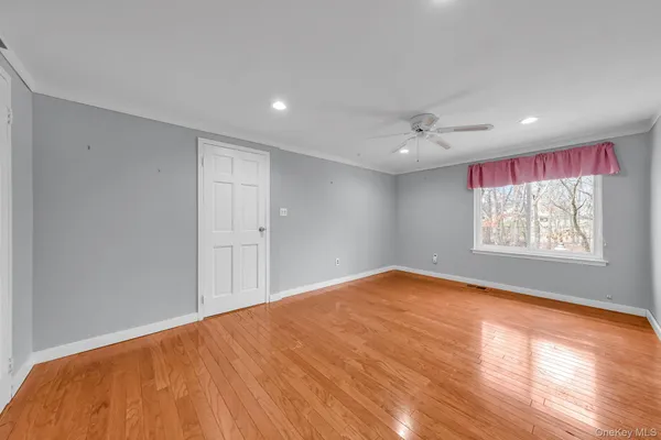 $389,000 | 8 Birchwood Road, Medford, NY 11763