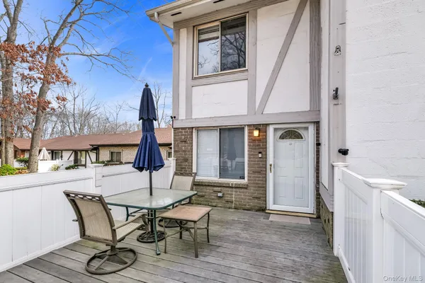 $389,000 | 8 Birchwood Road, Medford, NY 11763