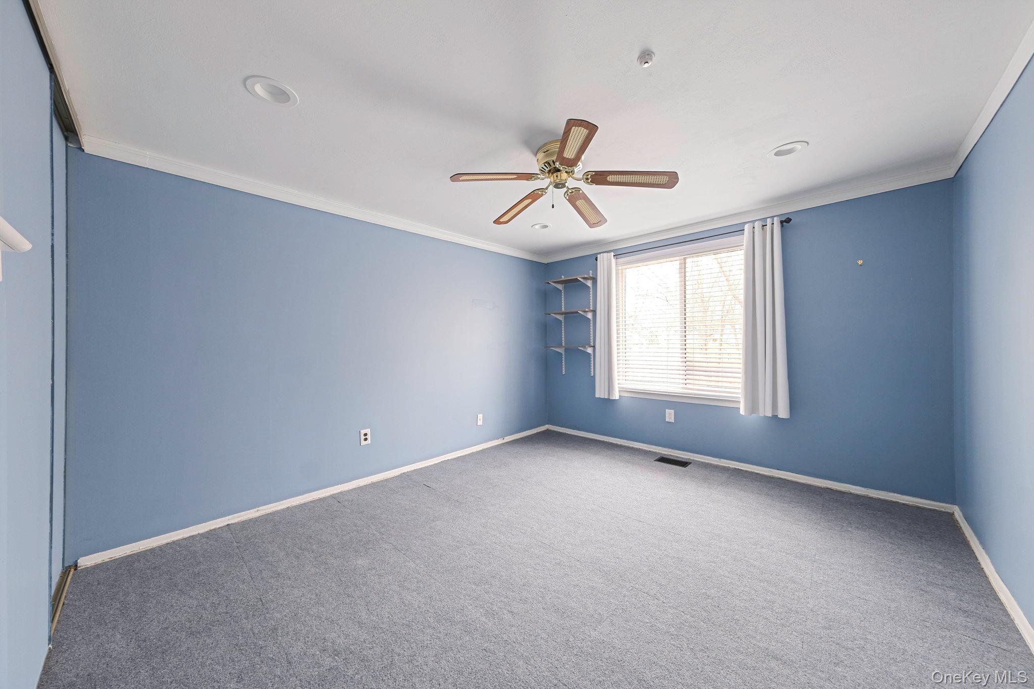 8 Birchwood Road Medford, NY 11763 - Photo 22 of 46