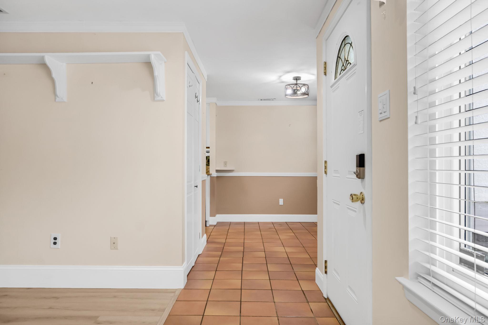 8 Birchwood Road Medford, NY 11763 - Photo 5 of 46