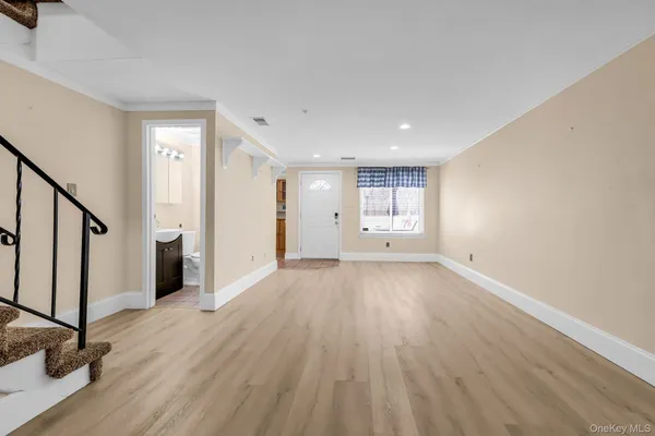 $389,000 | 8 Birchwood Road, Medford, NY 11763