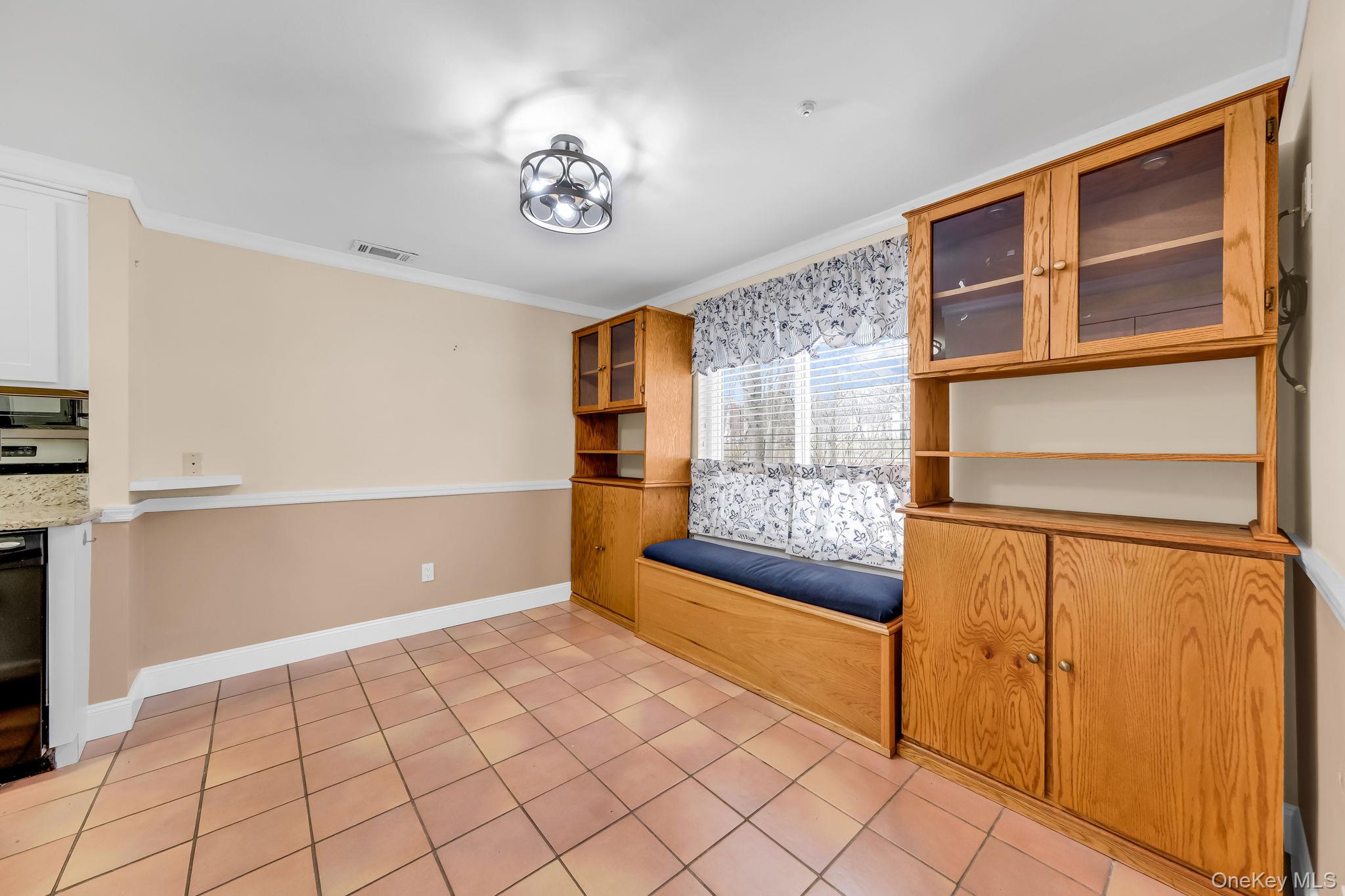 8 Birchwood Road Medford, NY 11763 - Photo 9 of 46