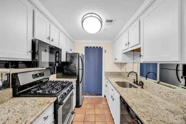 $389,000 | 8 Birchwood Road, Medford, NY 11763