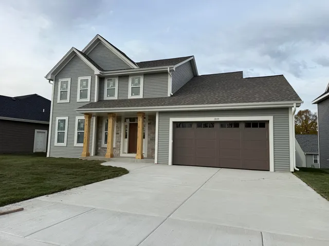 $599,990 | 1019 Waterstone Court, Pewaukee, WI 53072