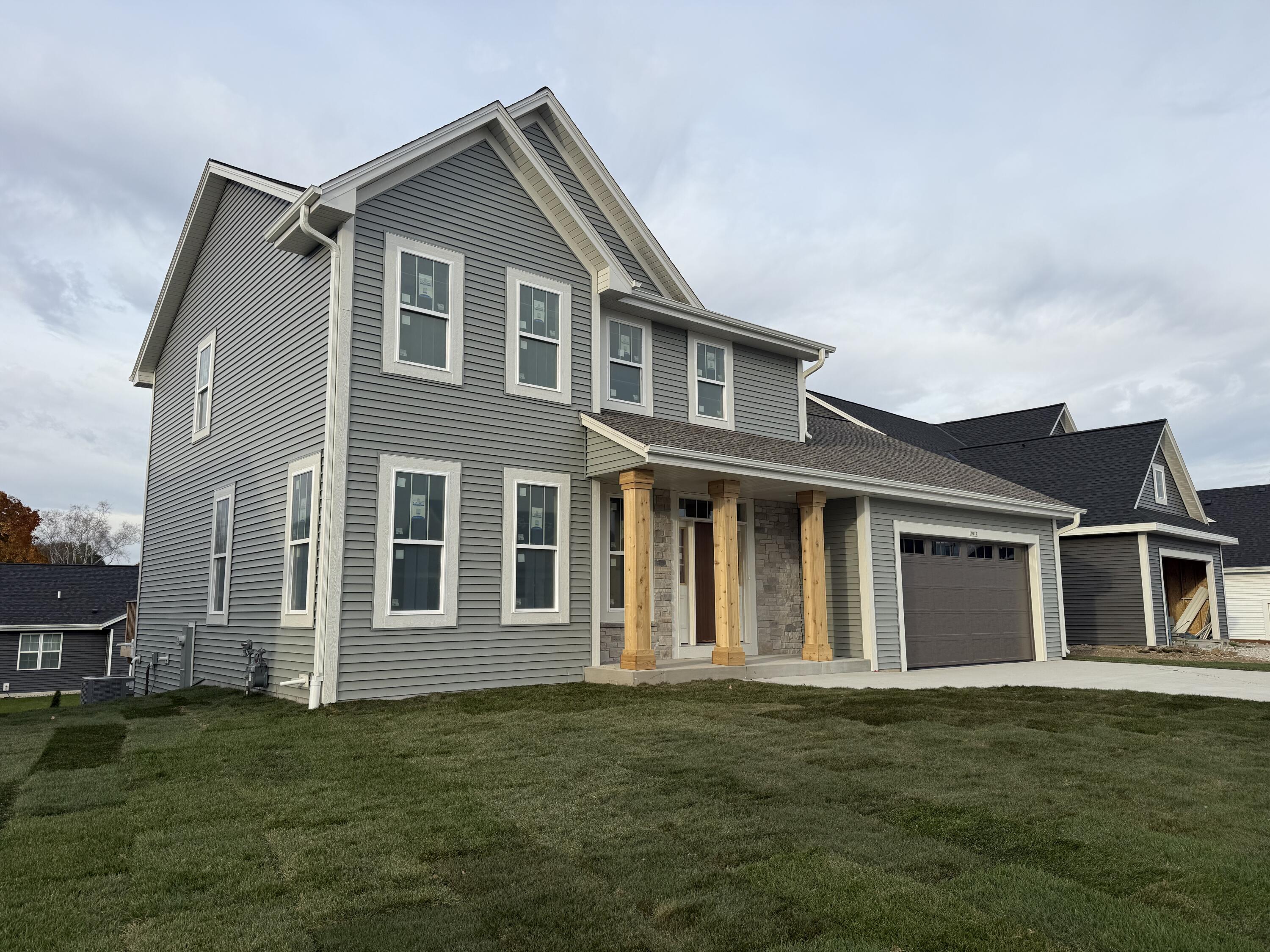 1019 Waterstone Court Pewaukee, WI 53072 - Photo 2 of 21 IMG_8122