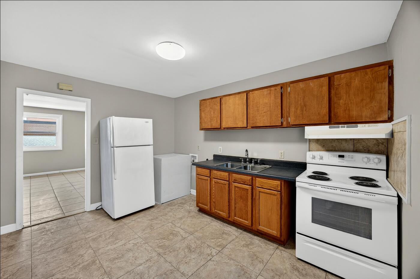 129 Congress Street, Unit B Charleston, SC 29403 - Photo 5 of 13 Screenshot 2026-02-24 144401
