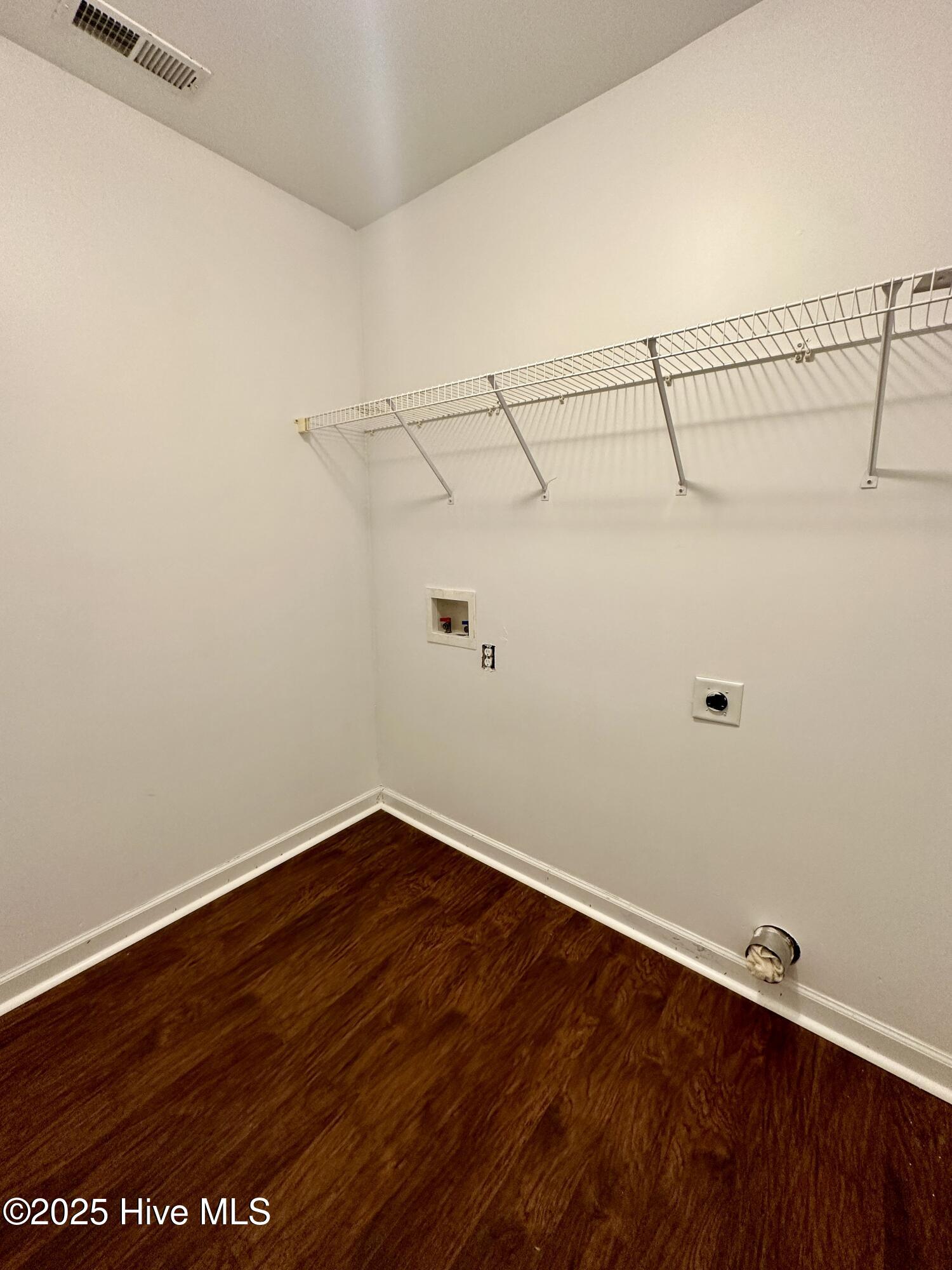 4620 Wilcox Road New Bern, NC 28562 - Photo 12 of 13 Laundry