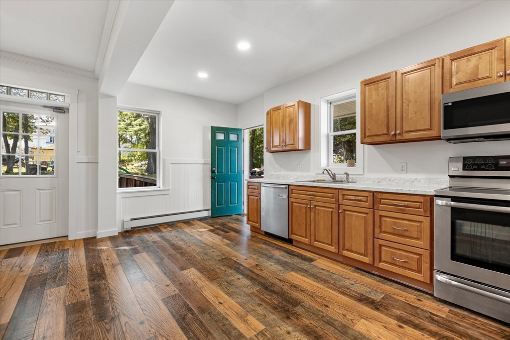 14 Bates Road Gardner, MA 01440 - Photo 11 of 31