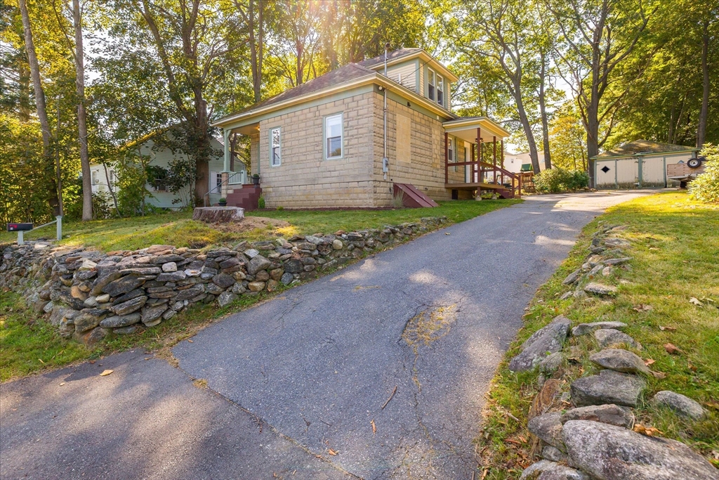 14 Bates Road Gardner, MA 01440 - Photo 3 of 31