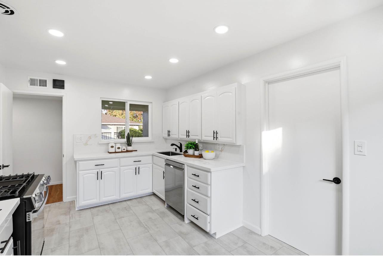 841 Nectarine Avenue Sunnyvale, CA 94087 - Photo 14 of 32