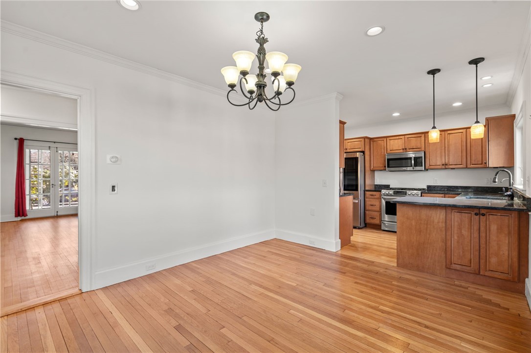 21 Dexterdale Road Providence, RI 02906 - Photo 11 of 39 Dining Room