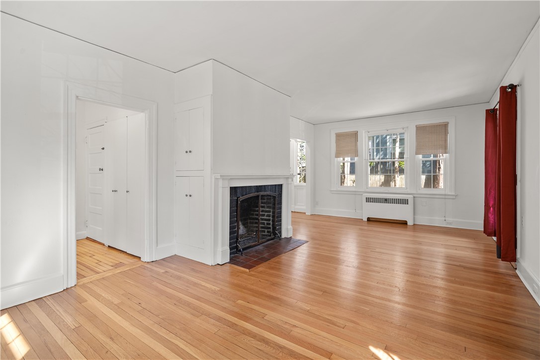 21 Dexterdale Road Providence, RI 02906 - Photo 5 of 39 Living Room