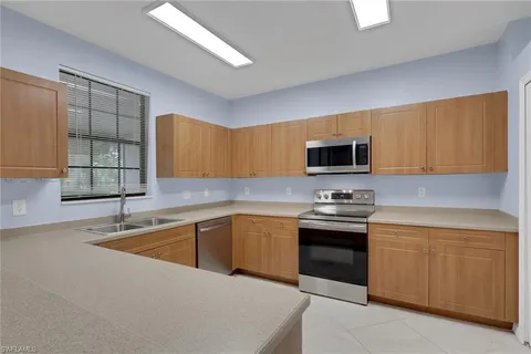 $385,000 | 15454 Summit Pl Circle, Unit 125, Naples, FL 34119