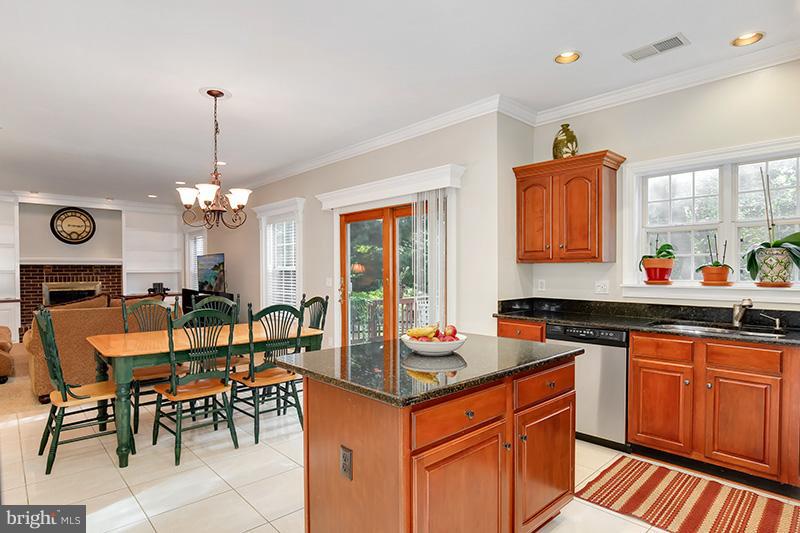 12823 Tournament Drive Reston, VA 20191 - Photo 11 of 30 Kitchen