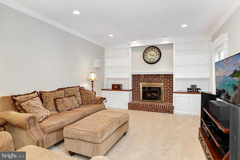 12823 Tournament Drive Reston, VA 20191 - Photo 14 of 30 Living Room