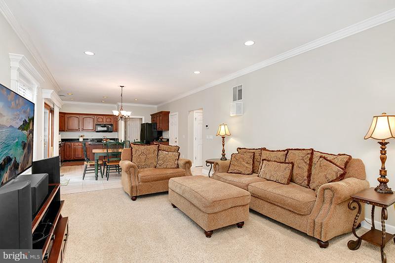 12823 Tournament Drive Reston, VA 20191 - Photo 16 of 30 Living Room