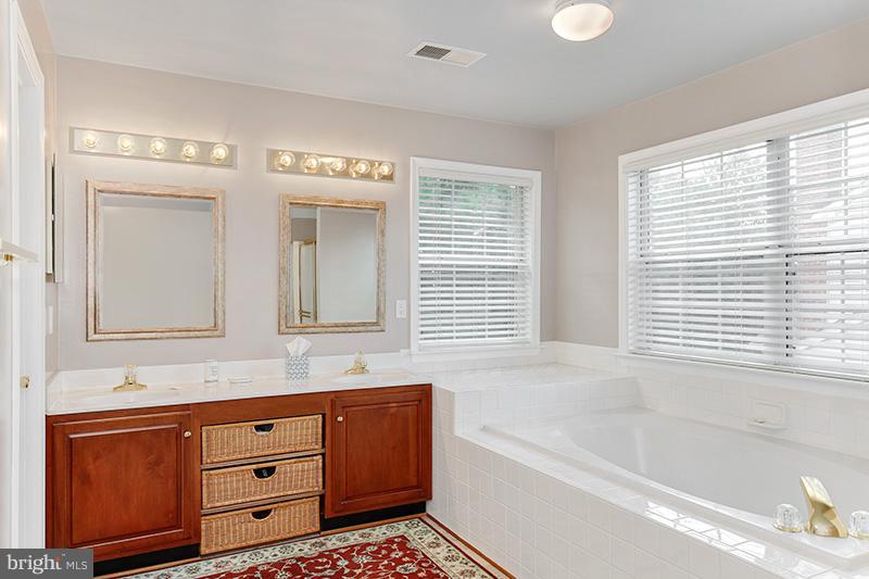 12823 Tournament Drive Reston, VA 20191 - Photo 26 of 30 Bath (Master)