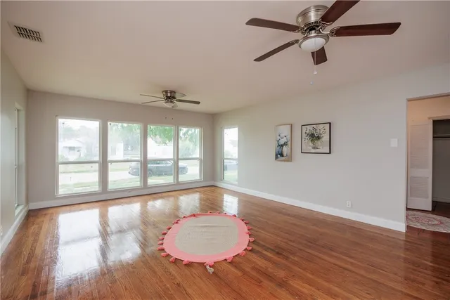 $225,000 | 615 East Henderson Street, Bishop, TX 78343