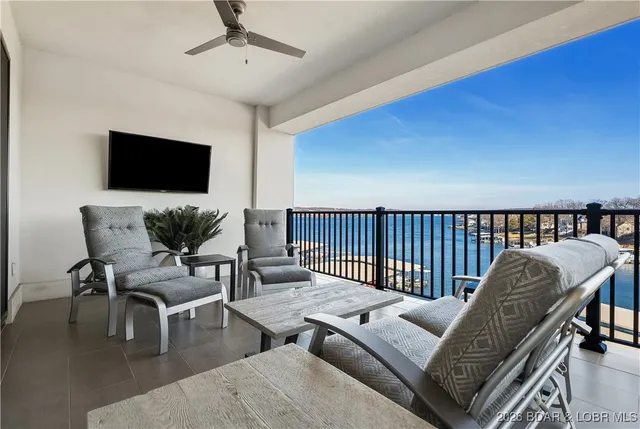 $1,150,000 | 166 Captiva Drive, Unit 3G, Sunrise Beach, MO 65079