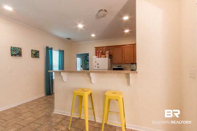 5721 Erhard Drive Mobile, AL 36618 - Photo 11 of 23 Breakfast Bar