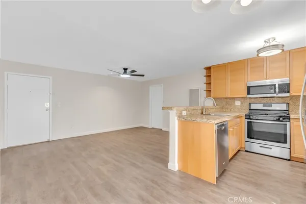$346,000 | 18530 Hatteras Street, Unit 226, Tarzana, CA 91356