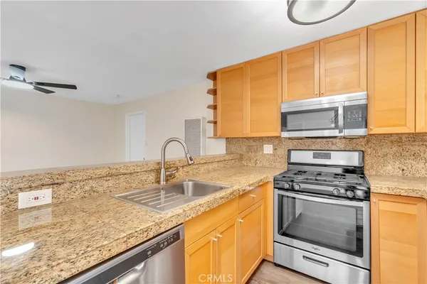 $346,000 | 18530 Hatteras Street, Unit 226, Tarzana, CA 91356