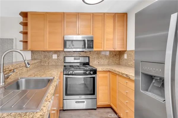 $346,000 | 18530 Hatteras Street, Unit 226, Tarzana, CA 91356