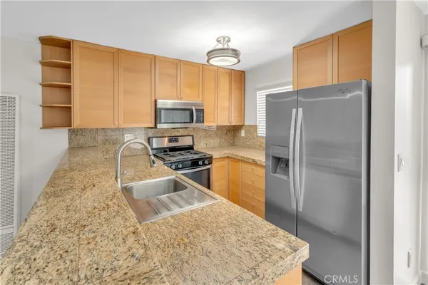 $346,000 | 18530 Hatteras Street, Unit 226, Tarzana, CA 91356