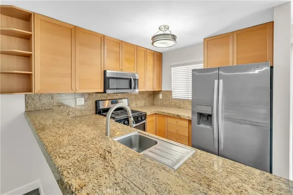 $346,000 | 18530 Hatteras Street, Unit 226, Tarzana, CA 91356
