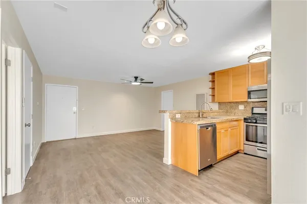 $346,000 | 18530 Hatteras Street, Unit 226, Tarzana, CA 91356
