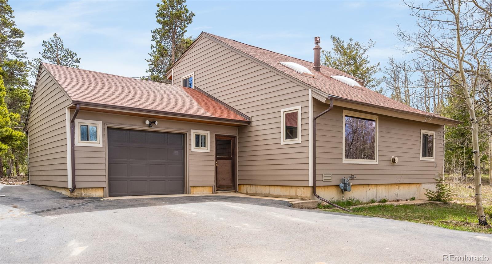 308 Rangeview Drive Black Hawk, CO 80422 - Photo 5 of 26 a front view of a house