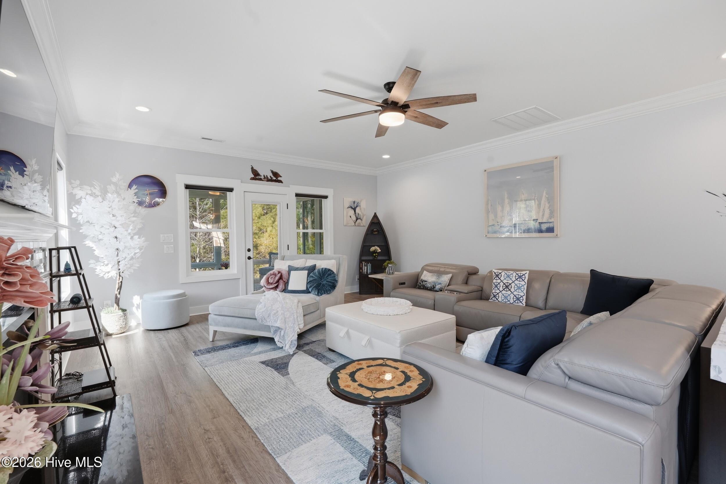 131 Everett Park Trail Holly Ridge, NC 28445 - Photo 31 of 111 31_living room