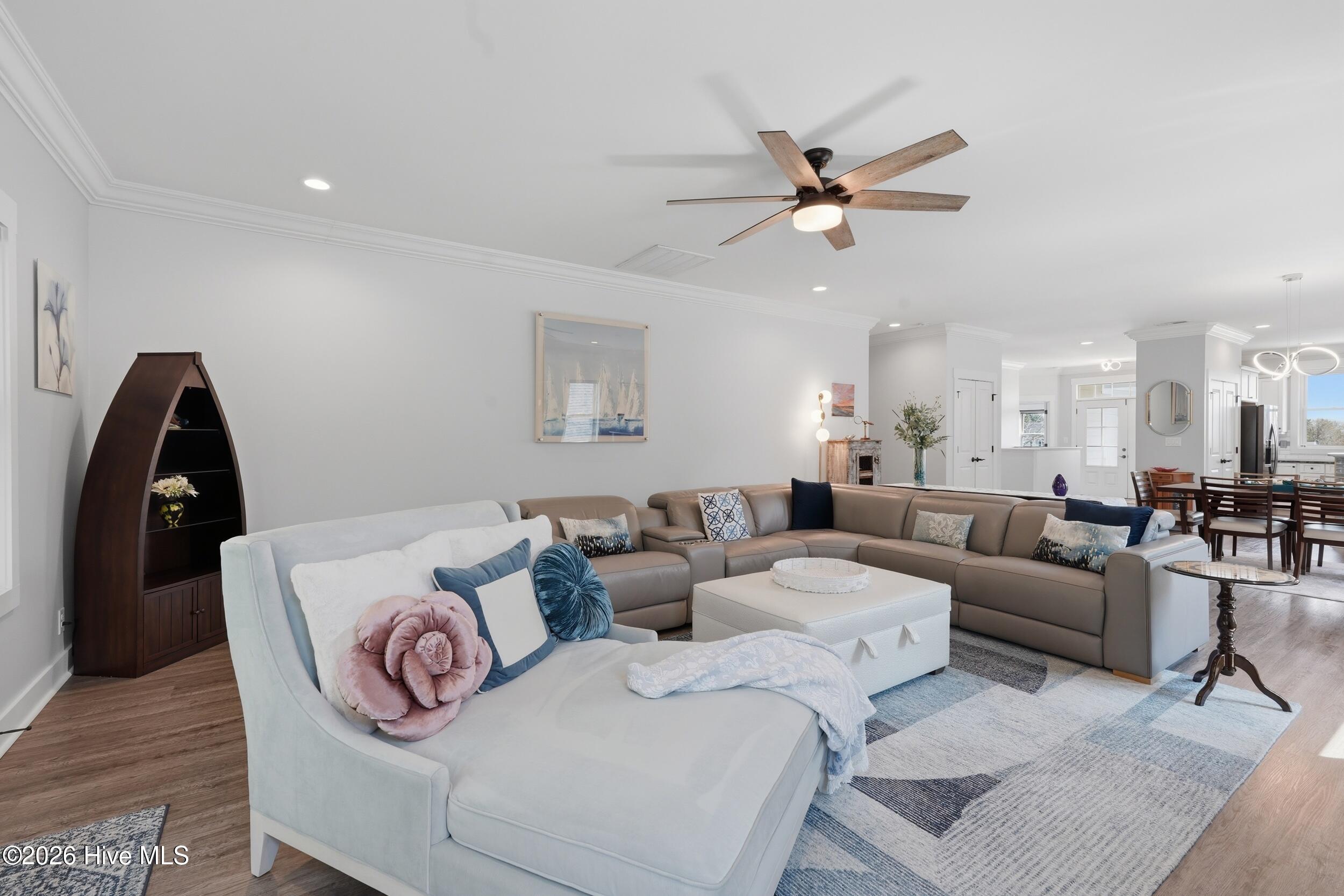 131 Everett Park Trail Holly Ridge, NC 28445 - Photo 33 of 111 33_living room