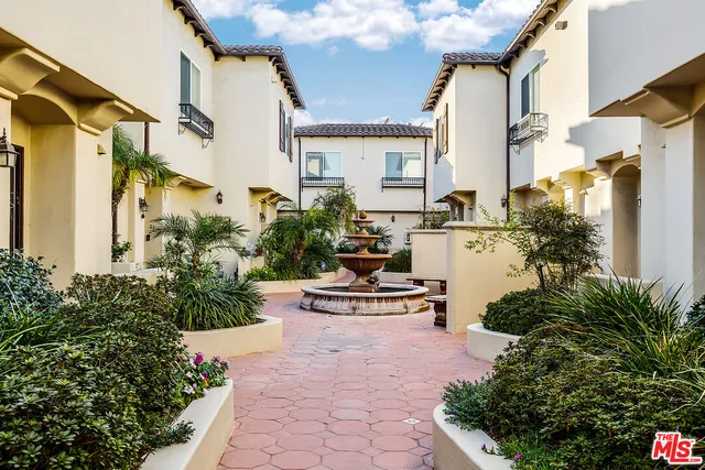 $750,000 | 5753 White Oak Avenue, Unit 7, Encino, CA 91316