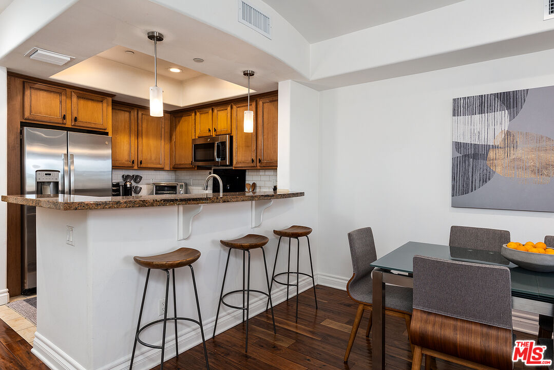 5753 White Oak Avenue, Unit 7 Encino, CA 91316 - Photo 17 of 37