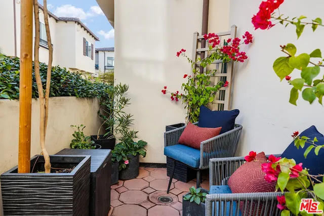 a outdoor view with sitting space