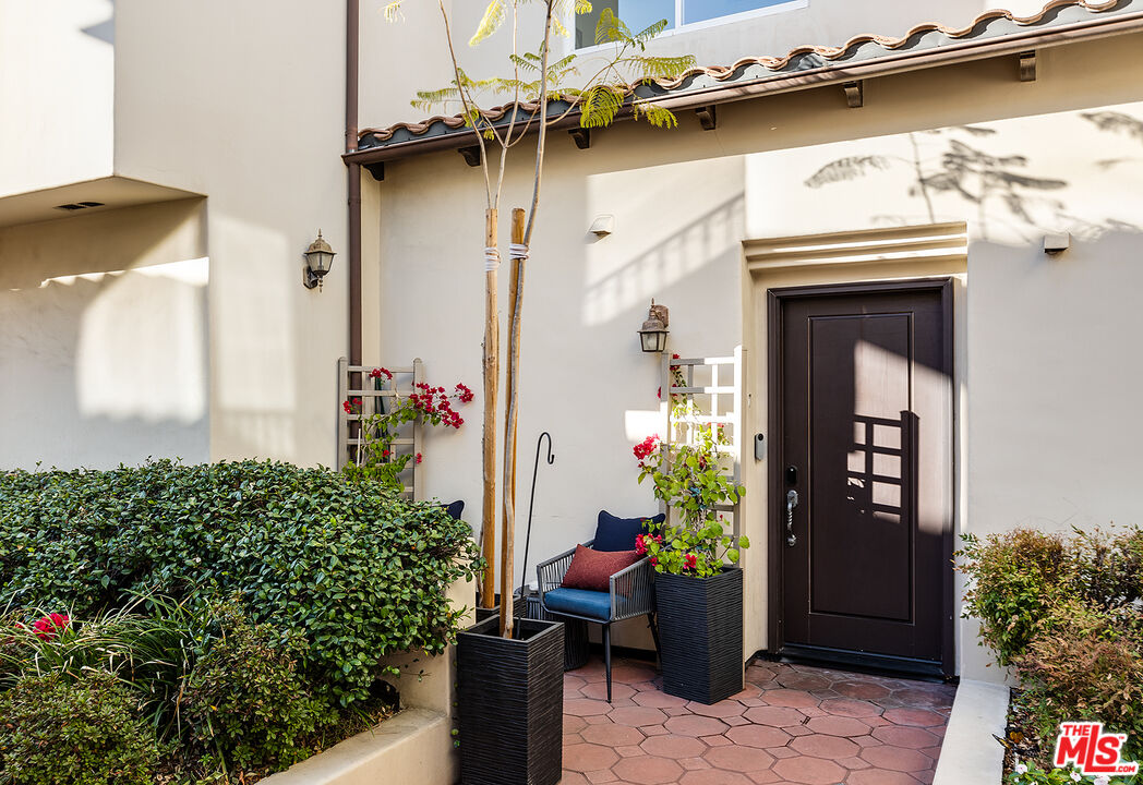 5753 White Oak Avenue, Unit 7 Encino, CA 91316 - Photo 5 of 37