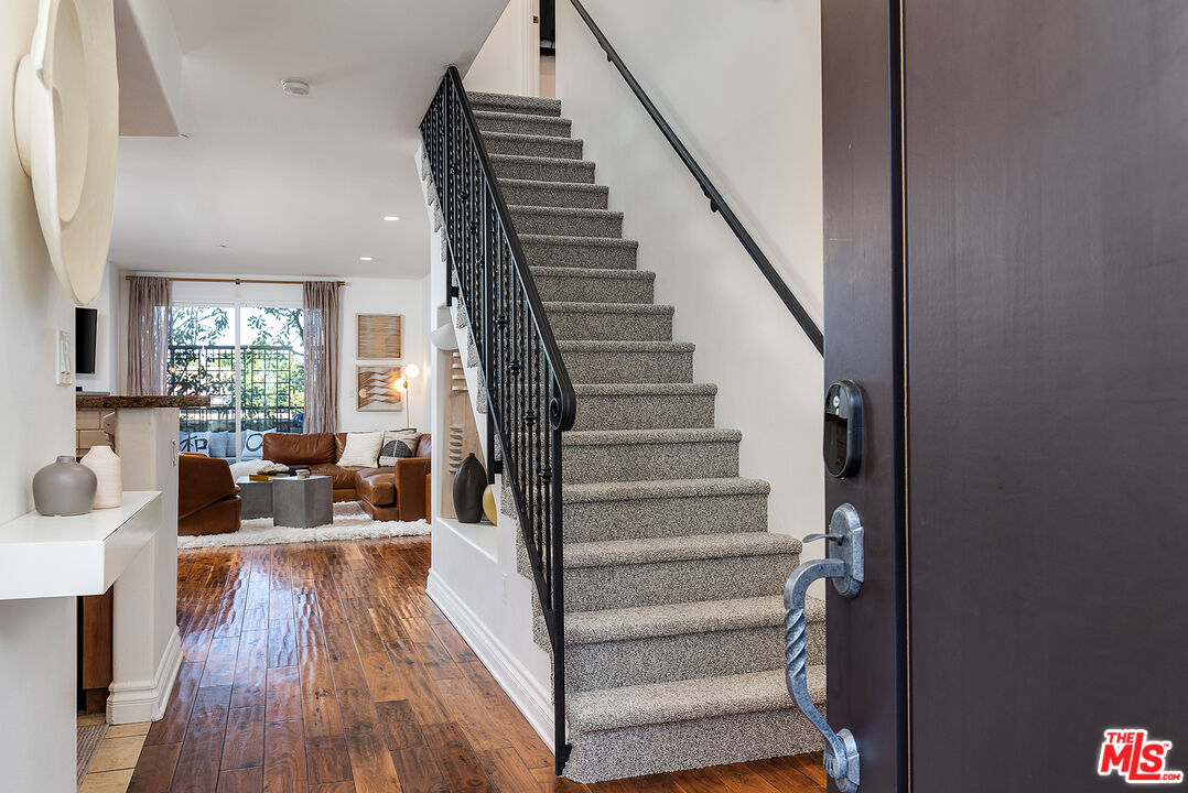 5753 White Oak Avenue, Unit 7 Encino, CA 91316 - Photo 6 of 37