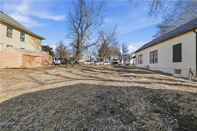 $37,000 | 817 West White Oak Street, Independence, MO 64050