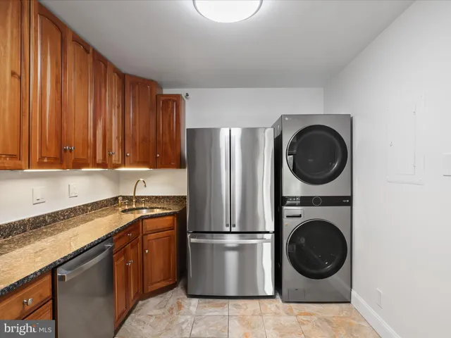 $499,000 | 1600 North Oak Street, Unit 524, Arlington, VA 22209