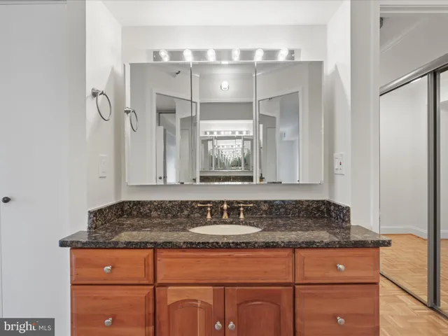 $499,000 | 1600 North Oak Street, Unit 524, Arlington, VA 22209