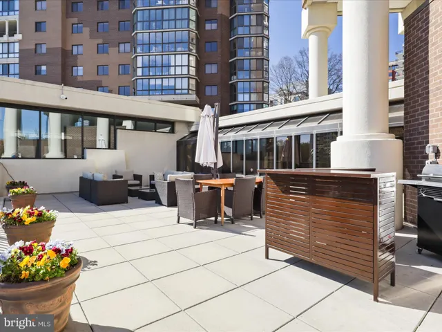 $499,000 | 1600 North Oak Street, Unit 524, Arlington, VA 22209