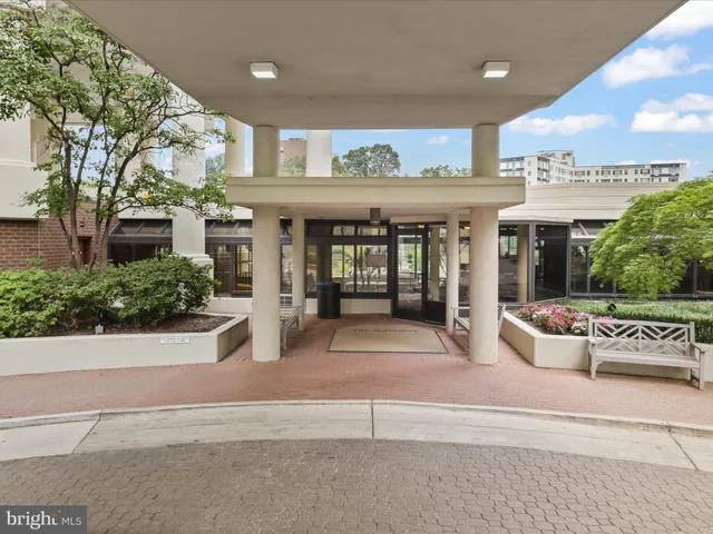 $499,000 | 1600 North Oak Street, Unit 524, Arlington, VA 22209