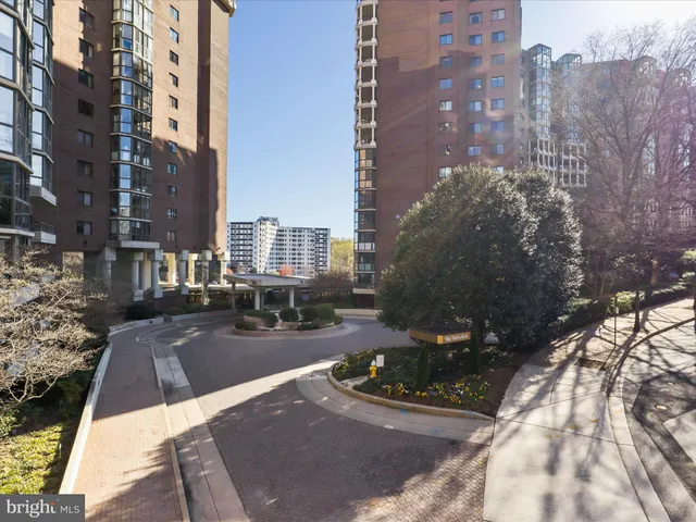 $499,000 | 1600 North Oak Street, Unit 524, Arlington, VA 22209