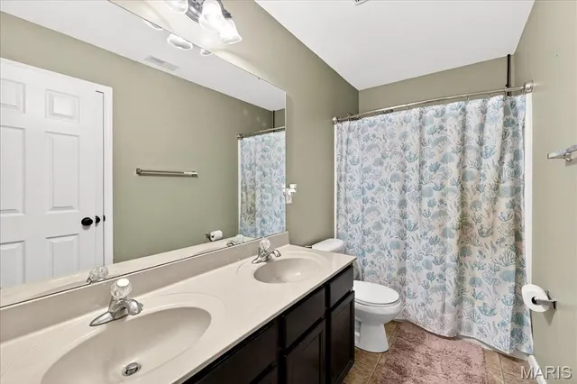 $420,000 | 916 Mountain Brook Court, O'Fallon, MO 63366